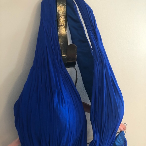 Sequined Cut Out design Prom Gown - Picture 4 of 6